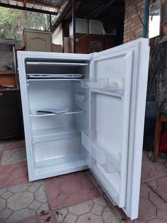 Компактный холодильник Hisense для офиса/квартиры