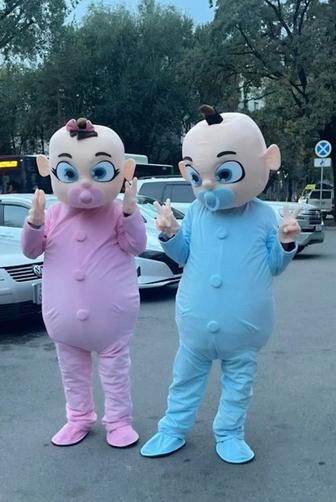 Прокат костюмов малышей розового и голубого цвета