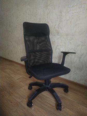 Компьютерное кресло (офисное)