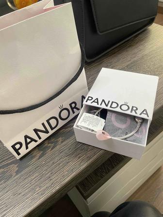 Продам оригинальный браслет Pandora