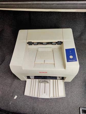 Продам принтер Xerox не берет бумагу!