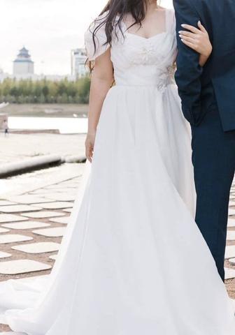 Белое платье на фотосессию(свадебное платье)