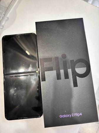Продам Samsung Galaxy Flip4