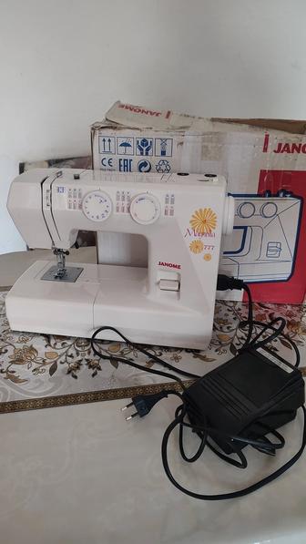 Продается швейная машина Жаноме