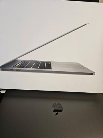 Продам MacBook Apple pro 15 SSD 256GB A1707 grey