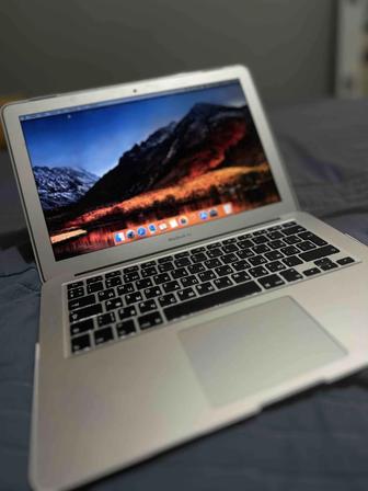 Продам MacBook Air 2017