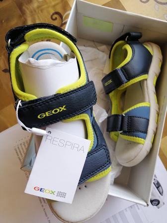 Продам сандалии GEOX
