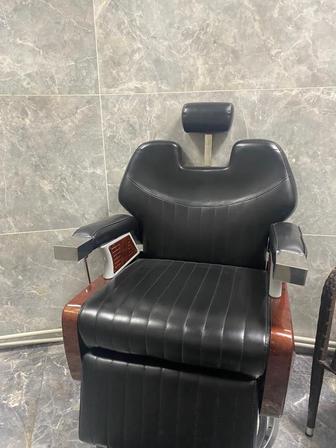 Мужское парикмахерское кресло