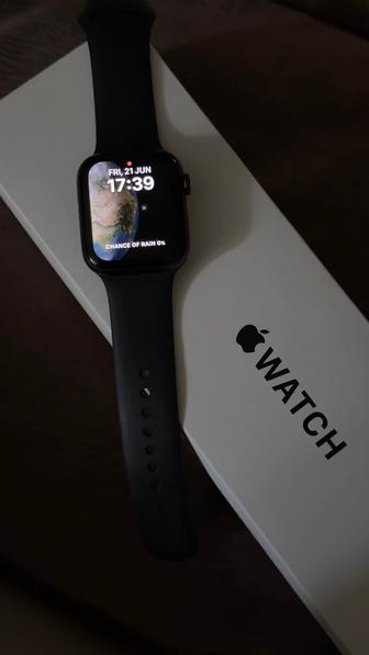 Продам Apple Watch SE 2 2023