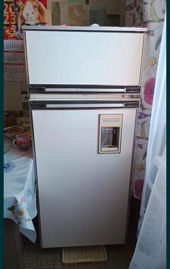 Продам холодильник (ТОРГ)