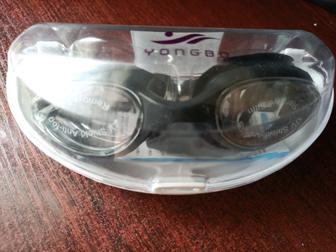 Очки для плавания с заглушками д/ушей.