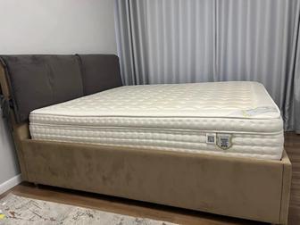 Двуспальная кровать, 180 на 200
