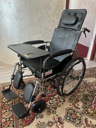 Продам инвалидную многофункционпдьную коляску