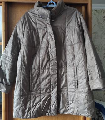 Продам женскую демисезонную куртку, размер 56/58