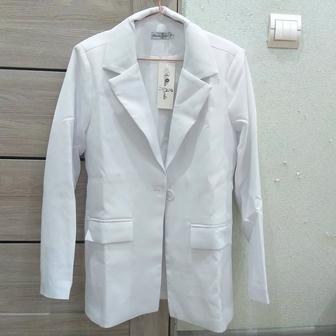 Пиджак белый новый 44 размер