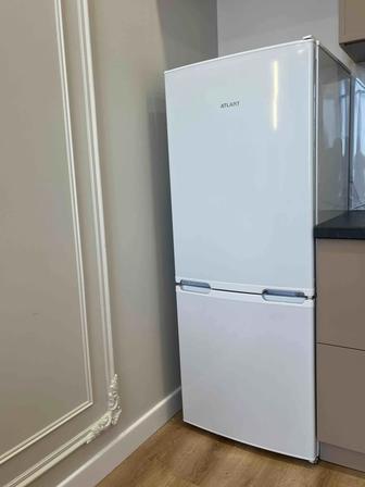 Холодильник Атлант в идеальном состоянии
