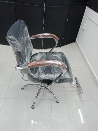 Продам кресло для парикмахерских