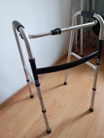 Ходунок для инвалидов и пожилых людей