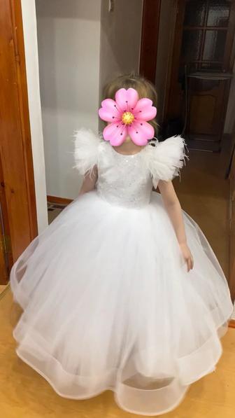 Прокат детское бальное белый платье на 5-6-7лет в Алмате.
