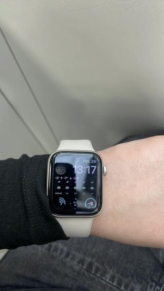 Продам часы Apple Watch SE 44 mm.