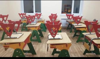 Одинарные школьные парты со стульями