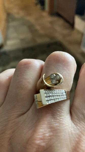 Кольцо золото 585пр. с бриллиантами.