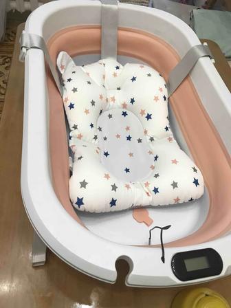 Складная ванночка для малыша с матрасиком