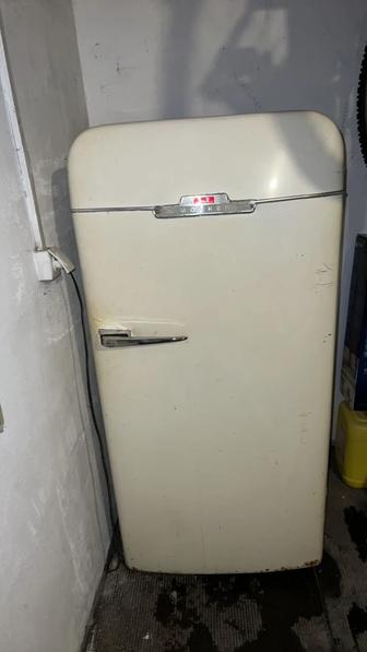 ЗИЛ Москва ретро холодильник