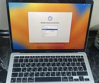 Ноутбук Apple MacBook Air 13 MGN93 серебристый, в отличном состоянии