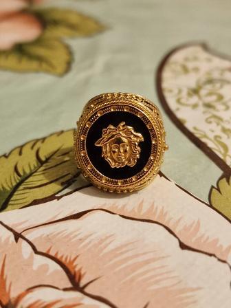 Мужское Золотое кольцо Versace