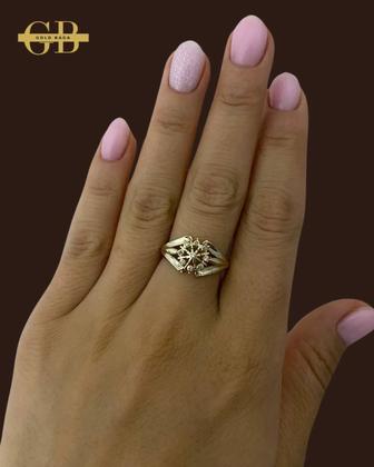 Золотое кольцо советское с бриллиантами