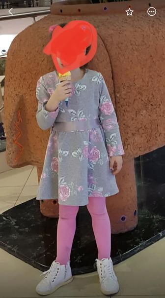 Очень красивое платье на девочку 5-6 лет.