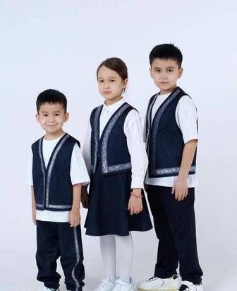 Детские казахские национальные камзолы жилеты