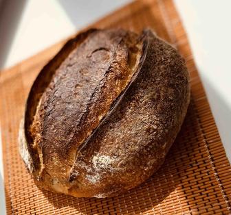 Sourdough bread. Tartine. Ремесленный хлеб на закваске