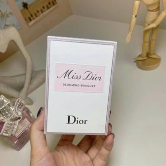 Dior Miss Dior Blooming Bouquet туалетная вода EDT 100 мл