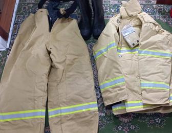 Өрт сөндіруші киім, Боевая одежда пожарного
