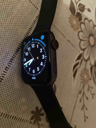 Продам часы Apple Watch SE