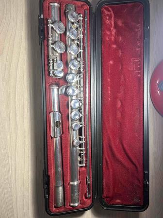 Продаю флейту фирмы Yamaha
