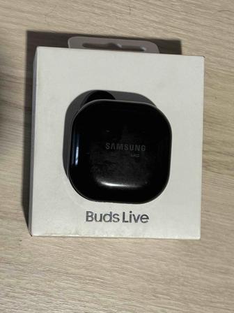 Продам наушники Samsung Buds Live
