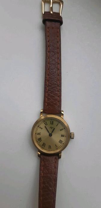 Наручные женские часы механическая Луч сделано в СССР