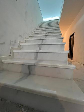 Изготовление и монтаж лестниц из мрамора и гранита