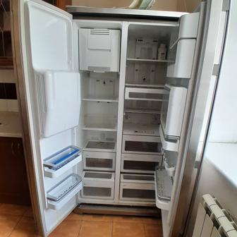 Продам холодильник Самсунг Side by side