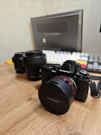 Фотокамера Olympus с набором объективов