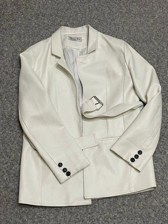 Кожаный белый пиджак Dior