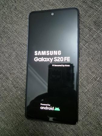 Продам б/у телефон Samsung S20 fe