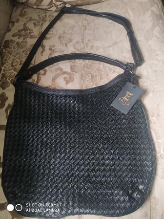 Продам сумку женскую,цвет черный(кожа)