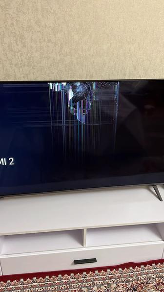 Продам сломанный телевизор