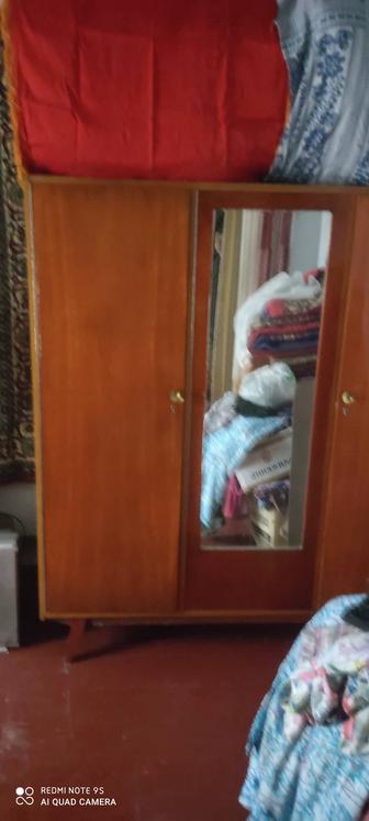Шифоньер 3х дверный с зеркалом (СССР), сервант и мебель разная