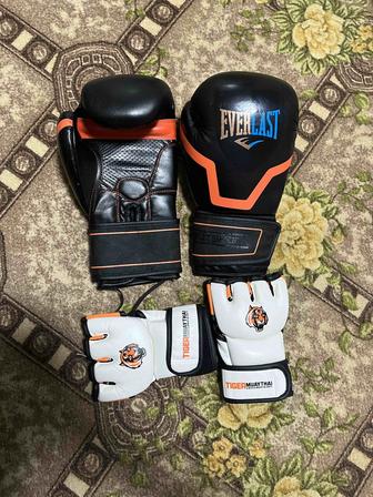 Боксерские перчатки everlast, шингарды Tiger Muai Thai