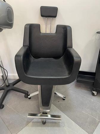 парикмахерское кресло